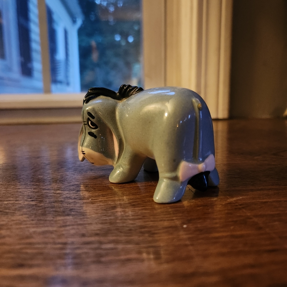 Beswick England ceramic figurine of eeyore.